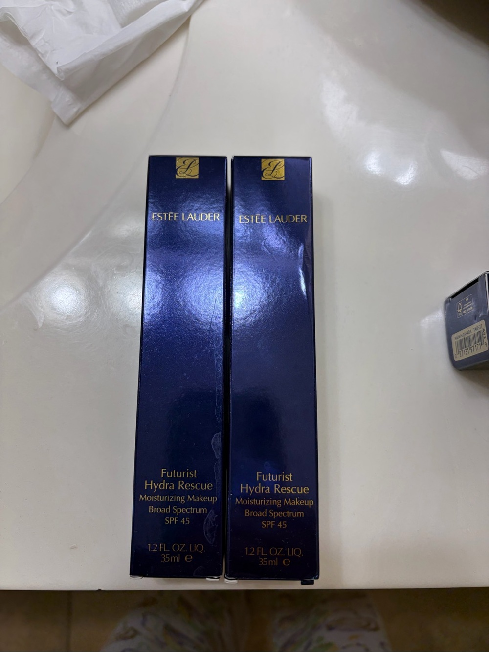 Estee Lauder Futurist Hydra Rescue Moisturizing Makeup SPF 45 — Navy